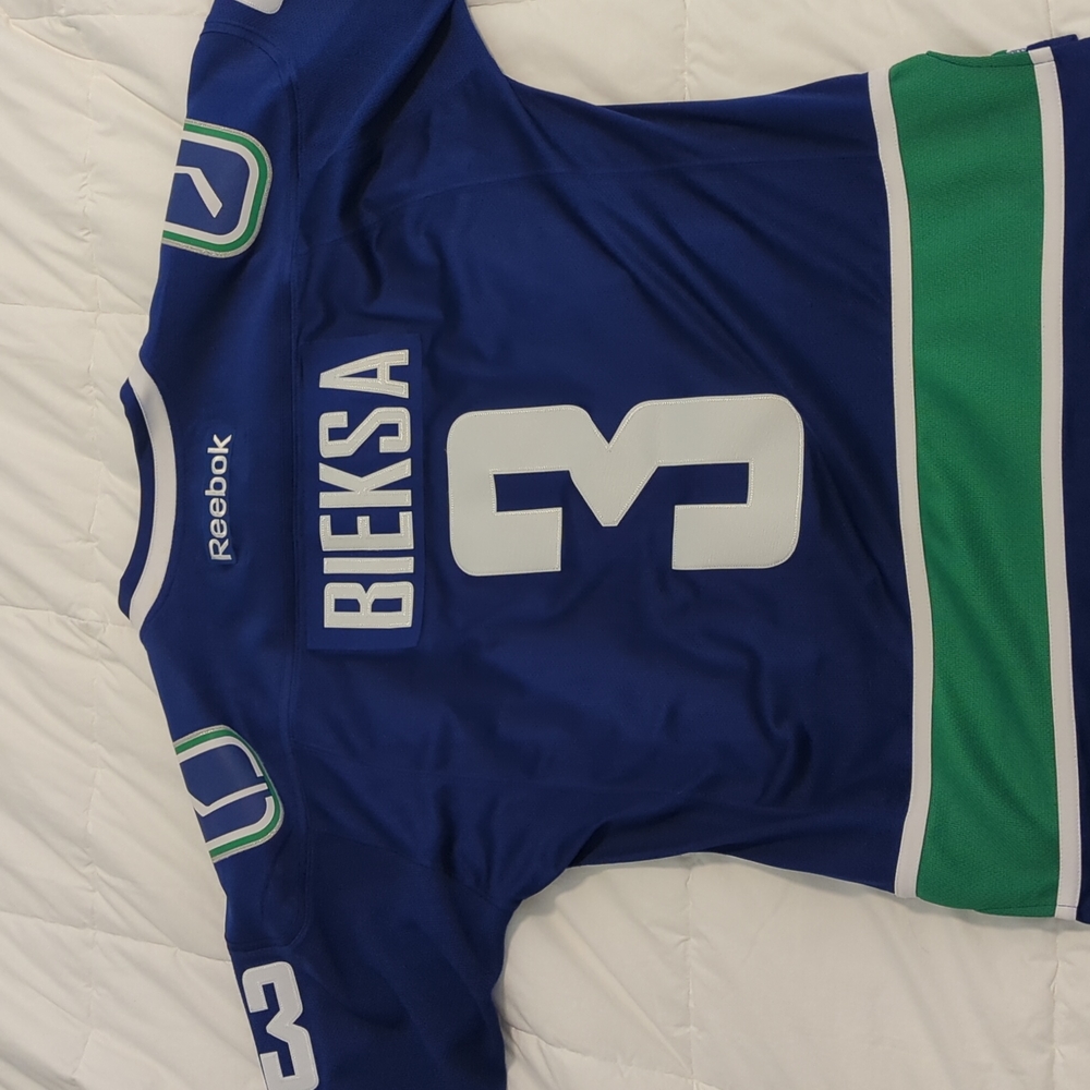 Vancouver Canucks Hockey Jersey